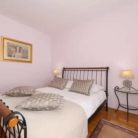 Bella Zadarvillas *