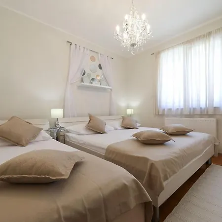 Bella Zadarvillas *
