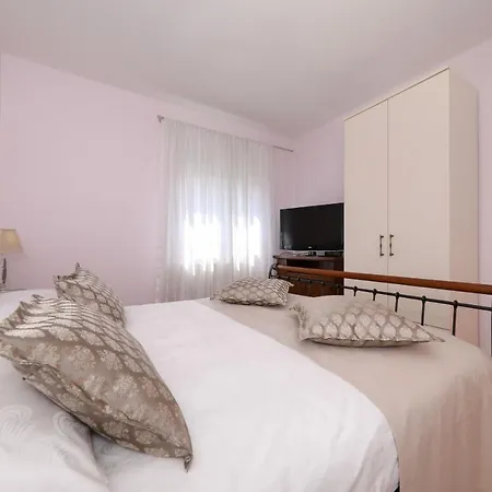 Bella Zadarvillas فيلة *