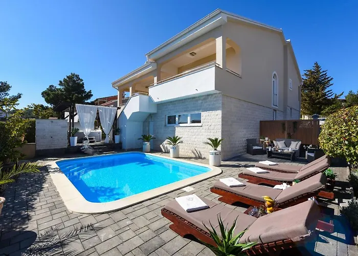 别墅 Bella Zadarvillas *